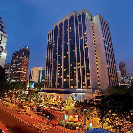 Hotel Istana Kuala Lumpur City Centre Exterior foto The hotel at night