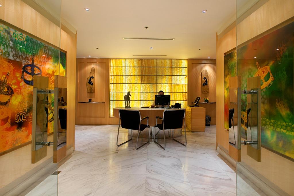 Hotel Istana Kuala Lumpur City Centre Exterior foto The interior of the office of the Chairman of the Board of Directors