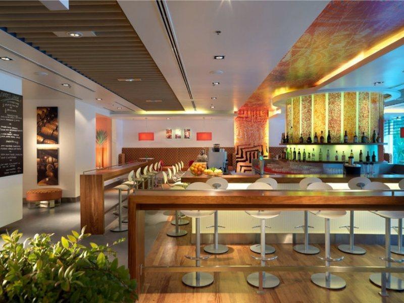 Hotel Istana Kuala Lumpur City Centre Restaurante foto The interior of a restaurant