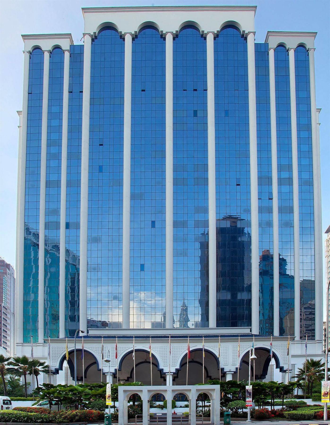 Hotel Istana Kuala Lumpur City Centre Exterior foto The building of the National Bank of Georgia