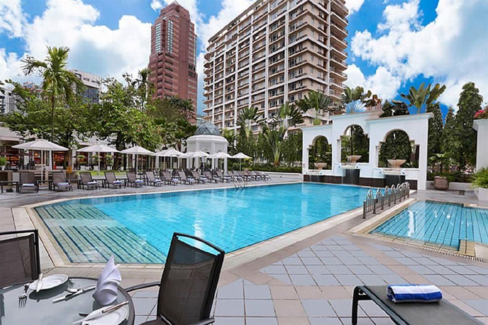 Hotel Istana Kuala Lumpur City Centre Exterior foto The swimming pool at the hotel
